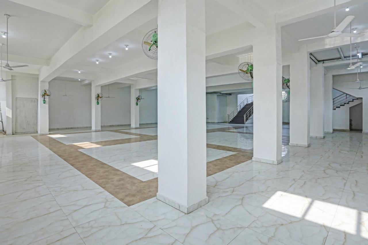 Oyo Flagship 80971 The Lime Tree Барейли Екстериор снимка